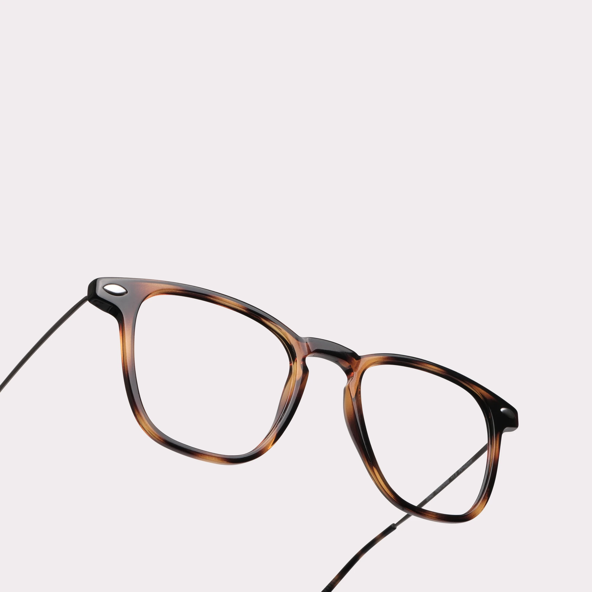 A pair of Doni Tortoise Reading glasses anti-blue light in a macro view
