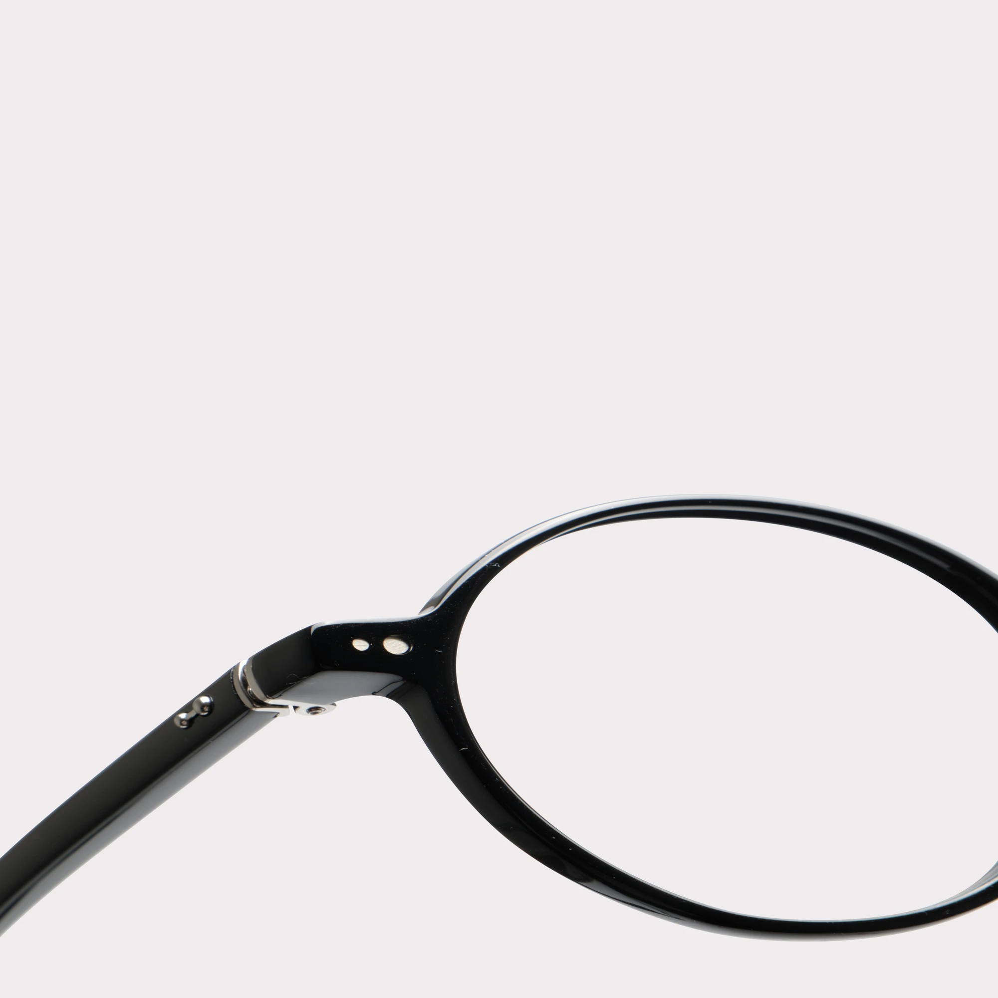 Um par de Como Preto Óculos graduados personalizados em vista macro