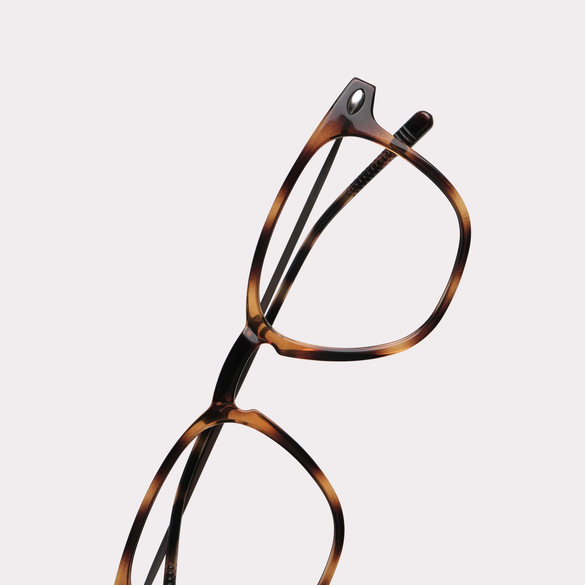 A pair of Doni Tortoise Reading glasses anti-blue light in a macro view
